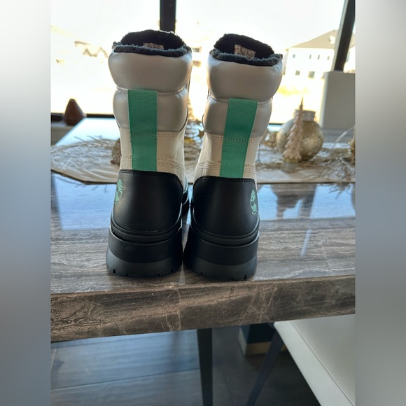 NWOT Women’s TIMBERLAND Boot 91/2 - Picture 9 of 11